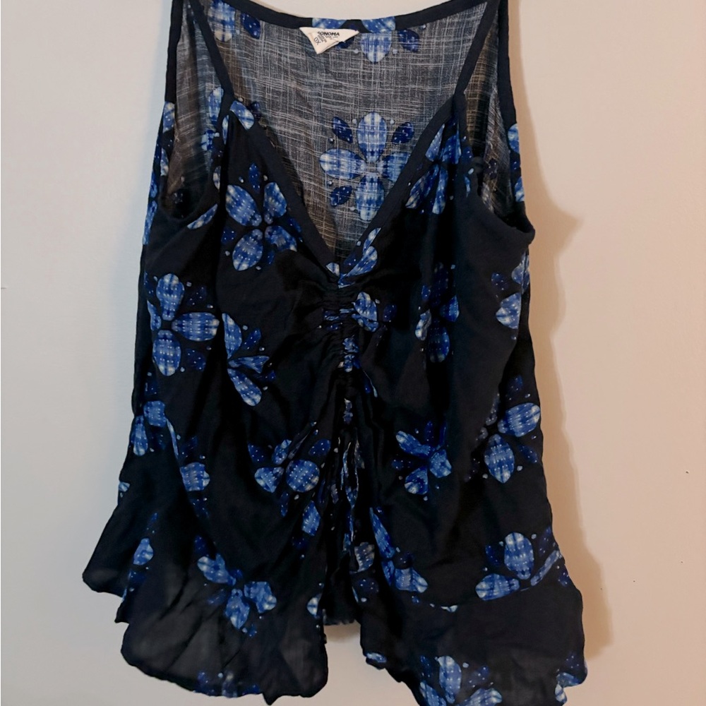 Blue floral top